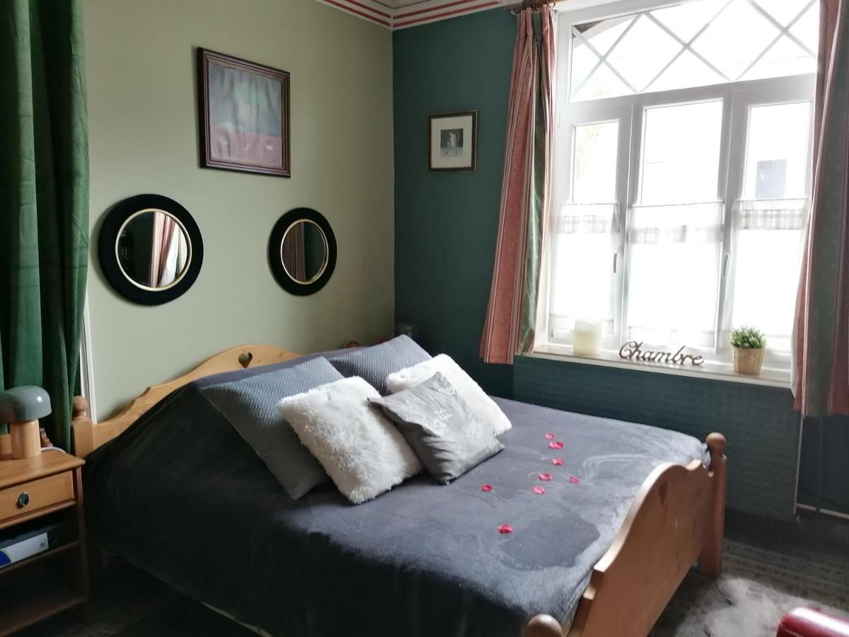 Maison d'hôte Les Notes Endormie Chambre Secrète Berzee Extérieur photo