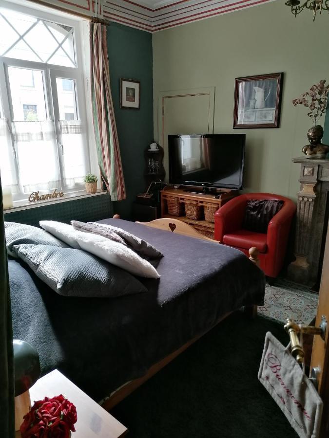 Maison d'hôte Les Notes Endormie Chambre Secrète Berzee Extérieur photo