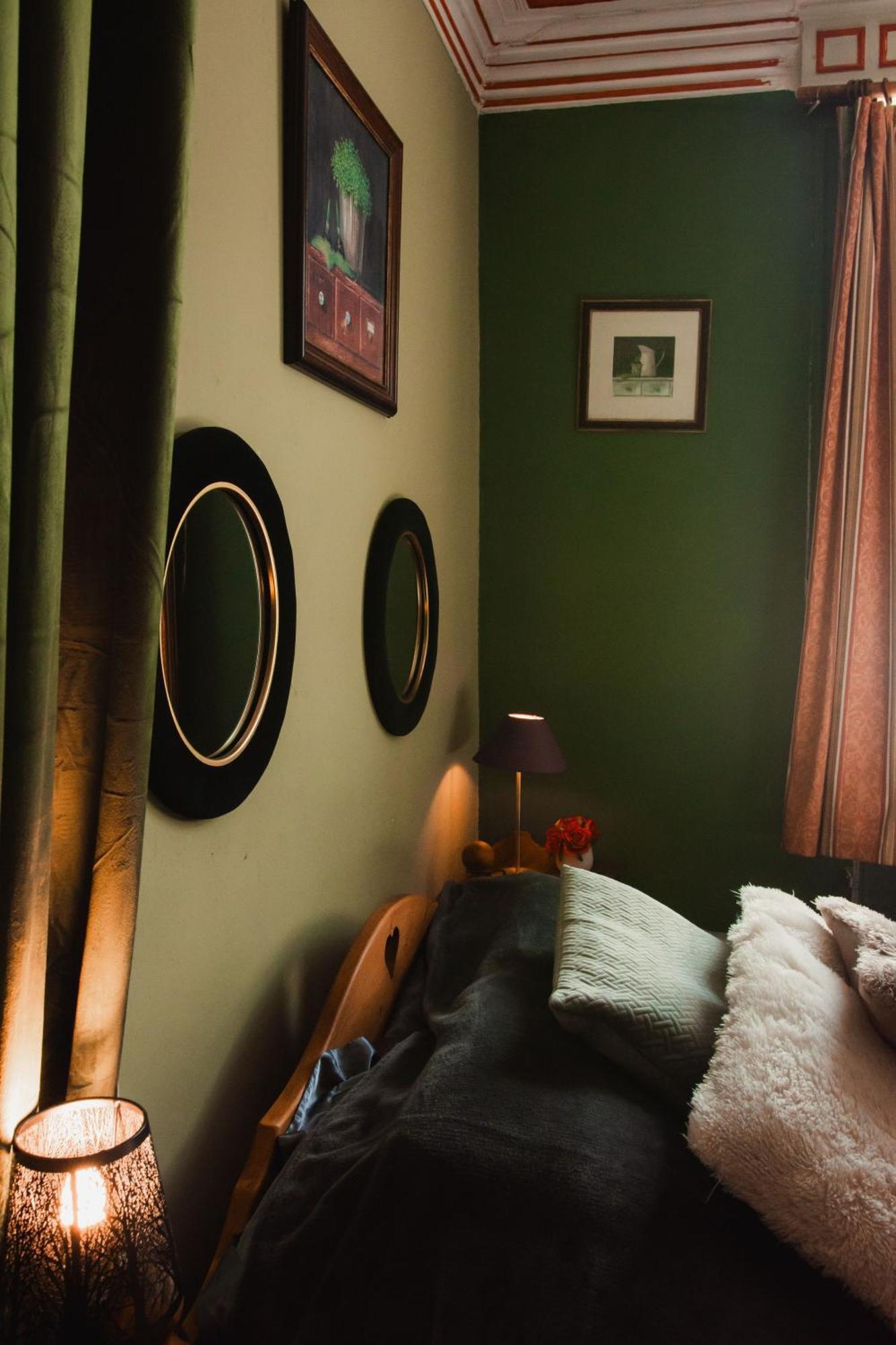Maison d'hôte Les Notes Endormie Chambre Secrète Berzee Extérieur photo
